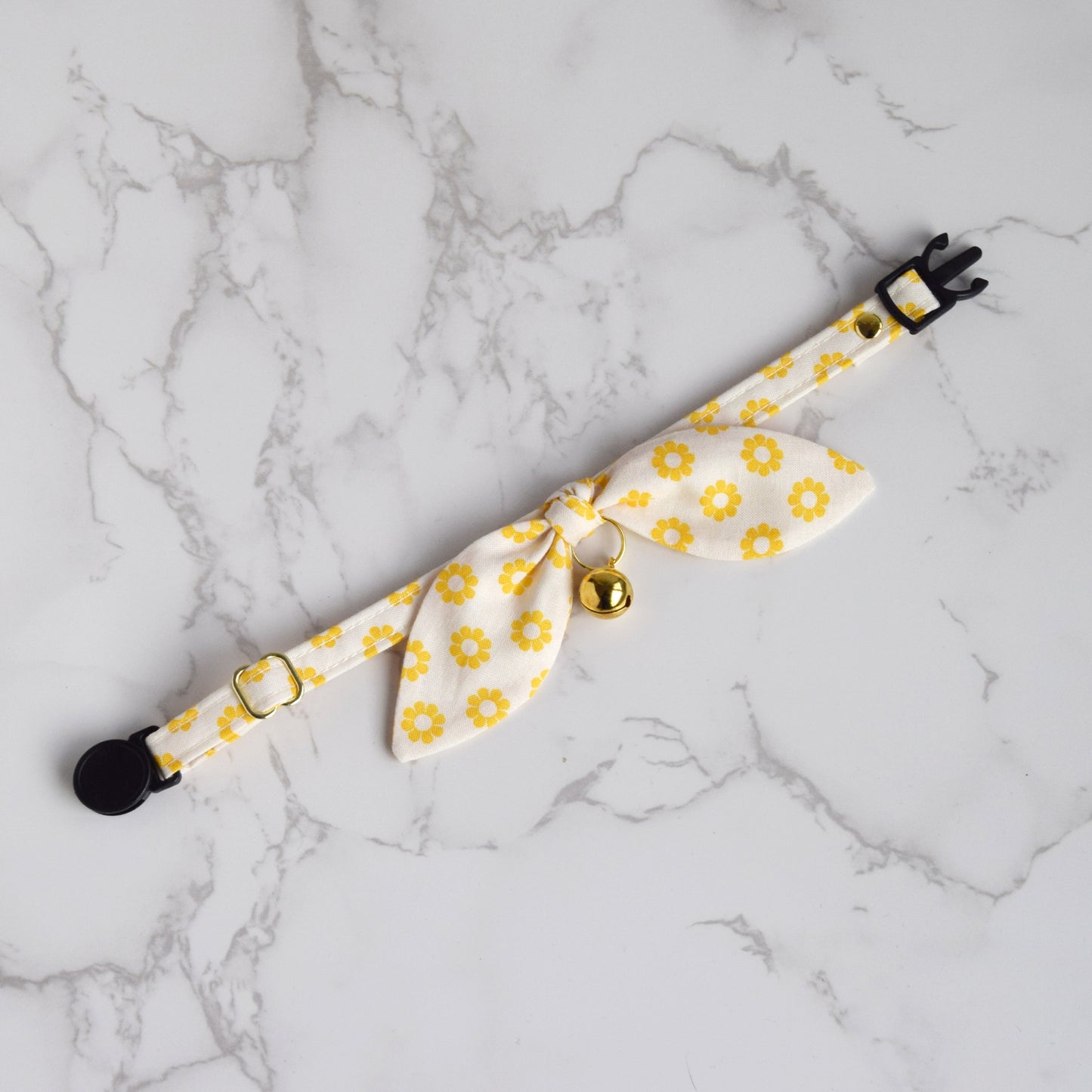 Yellow Retro Daisy Bow Cat Collar