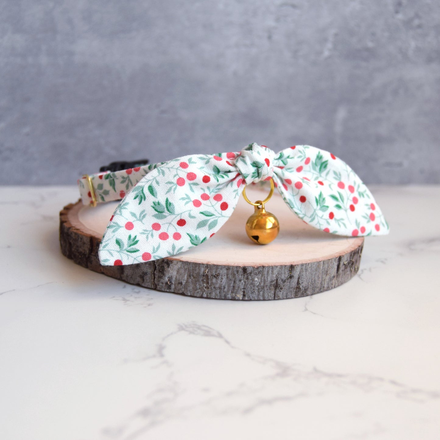 Mistletoe Bow Cat Collar