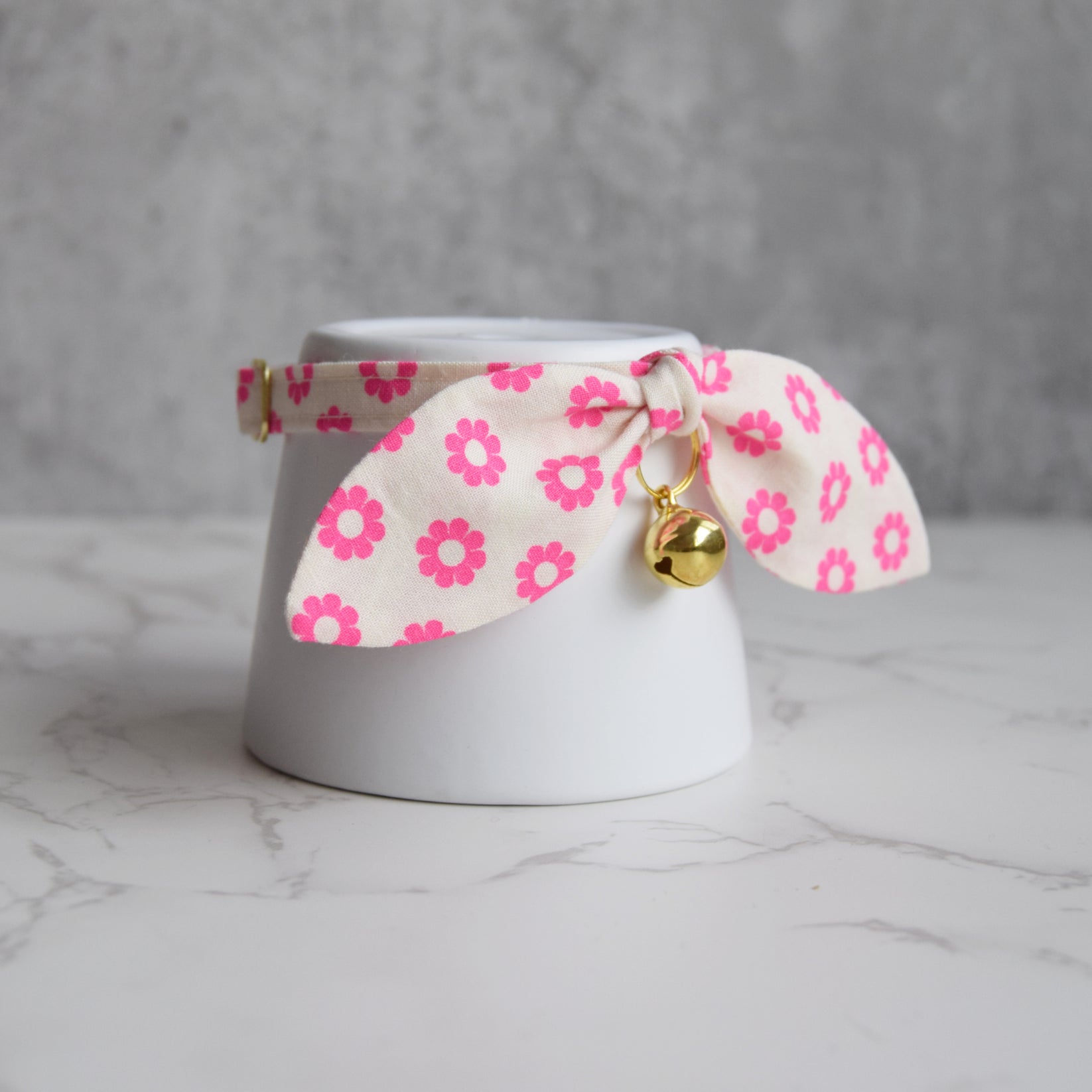 Neon Pink Retro Daisy Bow Cat Collar CRIA & CO.